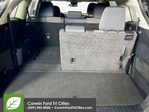 Used 2024 Toyota Highlander LE image 14