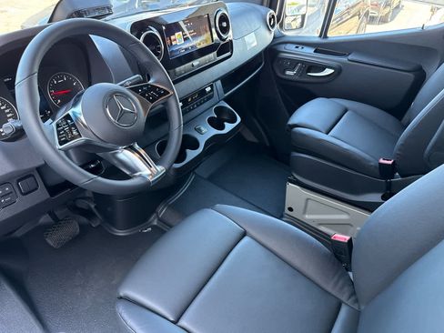 New 2026 Mercedes-Benz Sprinter 2500 image 9