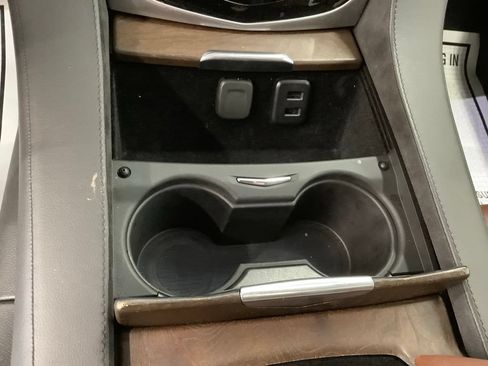 Used 2019 Cadillac Escalade ESV Premium Luxury AWD/4WD image 26