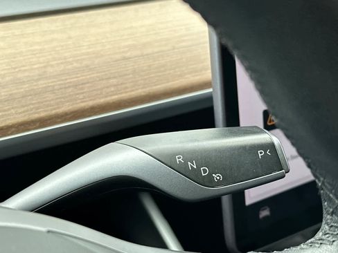 Used 2021 Tesla Model Y Long Range AWD/4WD image 22