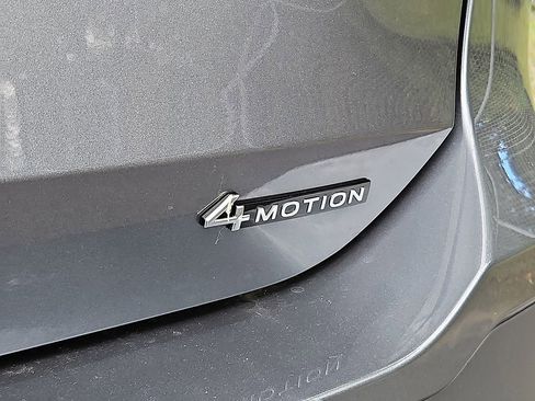 New 2025 Volkswagen Tiguan SE AWD/4WD image 11