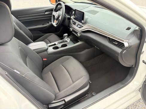 Used 2025 Nissan Altima 2.5 SV image 28
