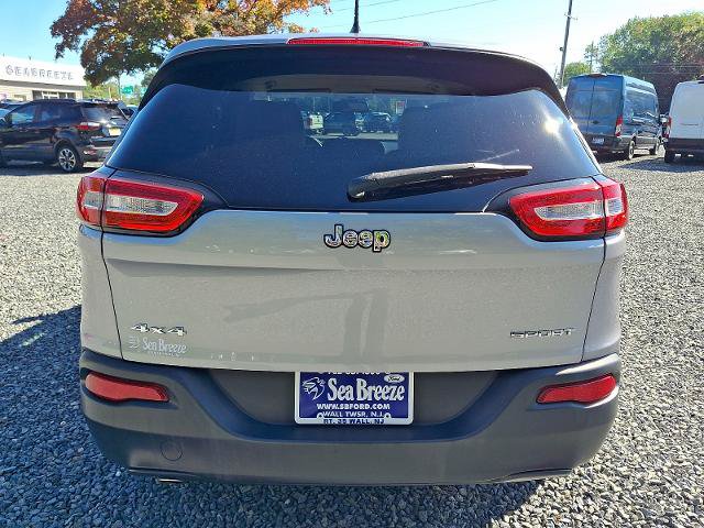Used 2017 Jeep Cherokee Sport AWD/4WD image 5