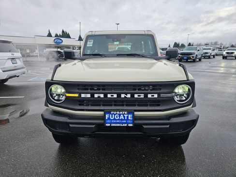 New 2025 Ford Bronco Base image 3