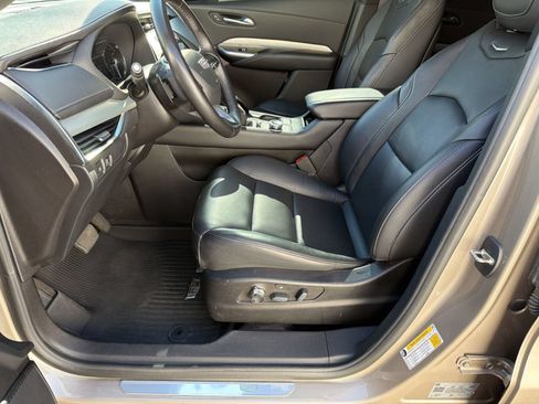 Certified 2023 Cadillac XT4 Premium Luxury FWD image 4