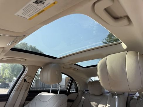 Used 2020 Mercedes-Benz S 560 4MATIC Sedan w/ Premium Package image 25