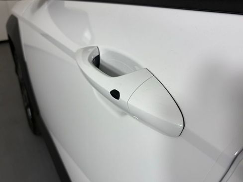 Used 2025 Hyundai Kona SEL FWD image 12
