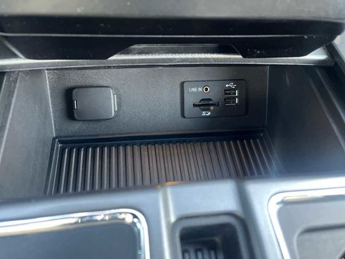 Used 2015 Ford F150 XLT w/ Equipment Group 302A Luxury image 34