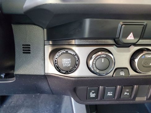 Used 2023 Toyota Tacoma TRD Sport image 21