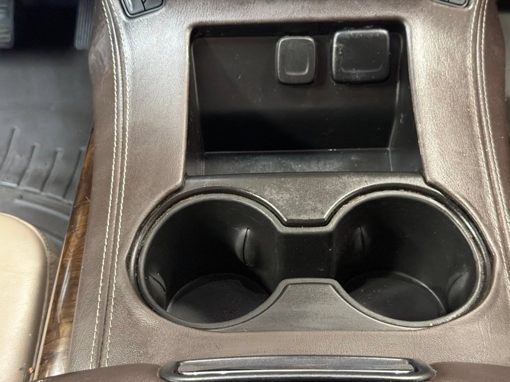 Used 2020 Chevrolet Suburban LT RWD image 18