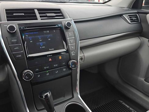 Used 2017 Toyota Camry LE FWD image 34