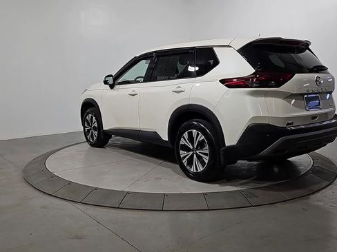Certified 2021 Nissan Rogue SV image 3