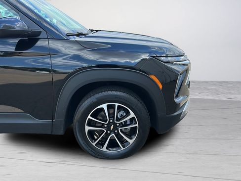 Used 2025 Chevrolet TrailBlazer LT AWD/4WD image 33