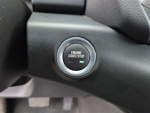 Used 2024 GMC Terrain SLE w/ Driver Convenience Package image 21