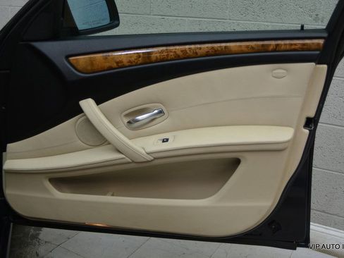 Used 2008 BMW 535xi Wagon image 8