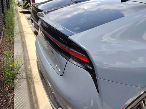 Used 2024 Toyota Prius XLE FWD image 5