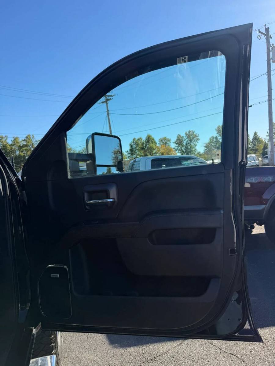 Used 2019 GMC Sierra 2500 Denali AWD/4WD image 22