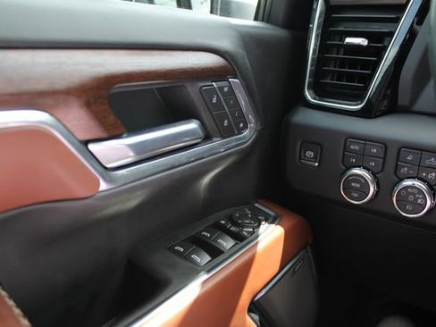 Used 2025 GMC Sierra 3500 Denali Ultimate AWD/4WD image 15