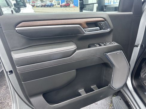 Used 2024 Chevrolet Silverado 3500 High Country image 10