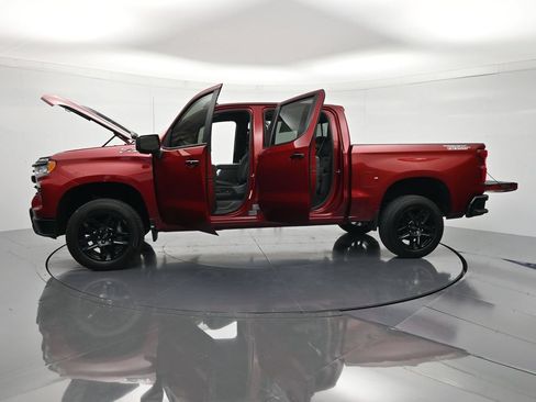 Used 2022 Chevrolet Silverado 1500 LT Trail Boss w/ LT Trail Boss Premium Package AWD/4WD image 48