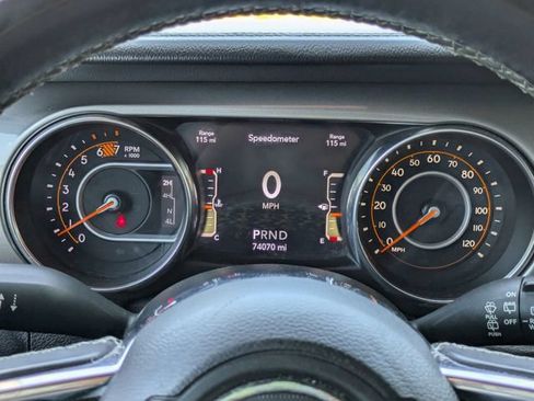 Used 2020 Jeep Wrangler Unlimited Sahara AWD/4WD image 26