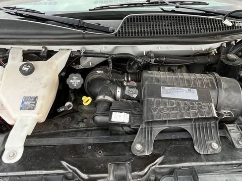 Used 2018 Chevrolet Express 2500 LT w/ LT Preferred Equipment Group image 9