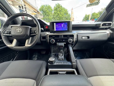 Used 2025 Toyota Tacoma TRD Off-Road AWD/4WD image 28