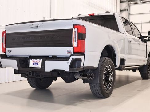 Certified 2025 Ford F350 Platinum w/ FX4 Off-Road Package AWD/4WD image 10