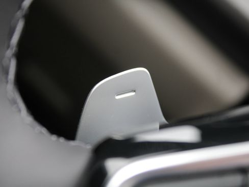 New 2026 Kia Carnival EX FWD image 32