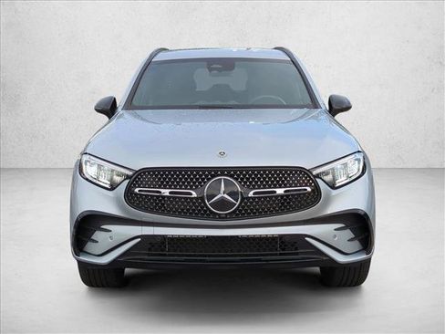 Used 2024 Mercedes-Benz GLC 300 4MATIC image 2