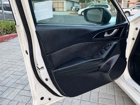 Used 2015 MAZDA MAZDA3 i Sport image 12