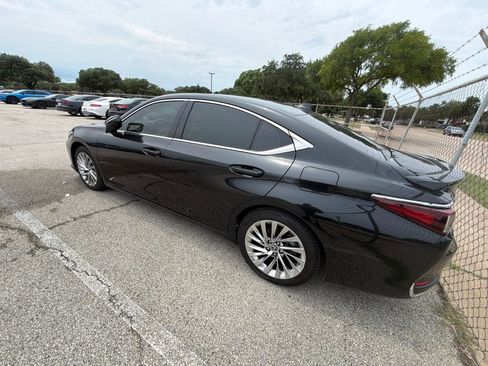 Used 2023 Lexus ES 300h Ultra Luxury w/ Accessory Package (Z2) FWD image 6