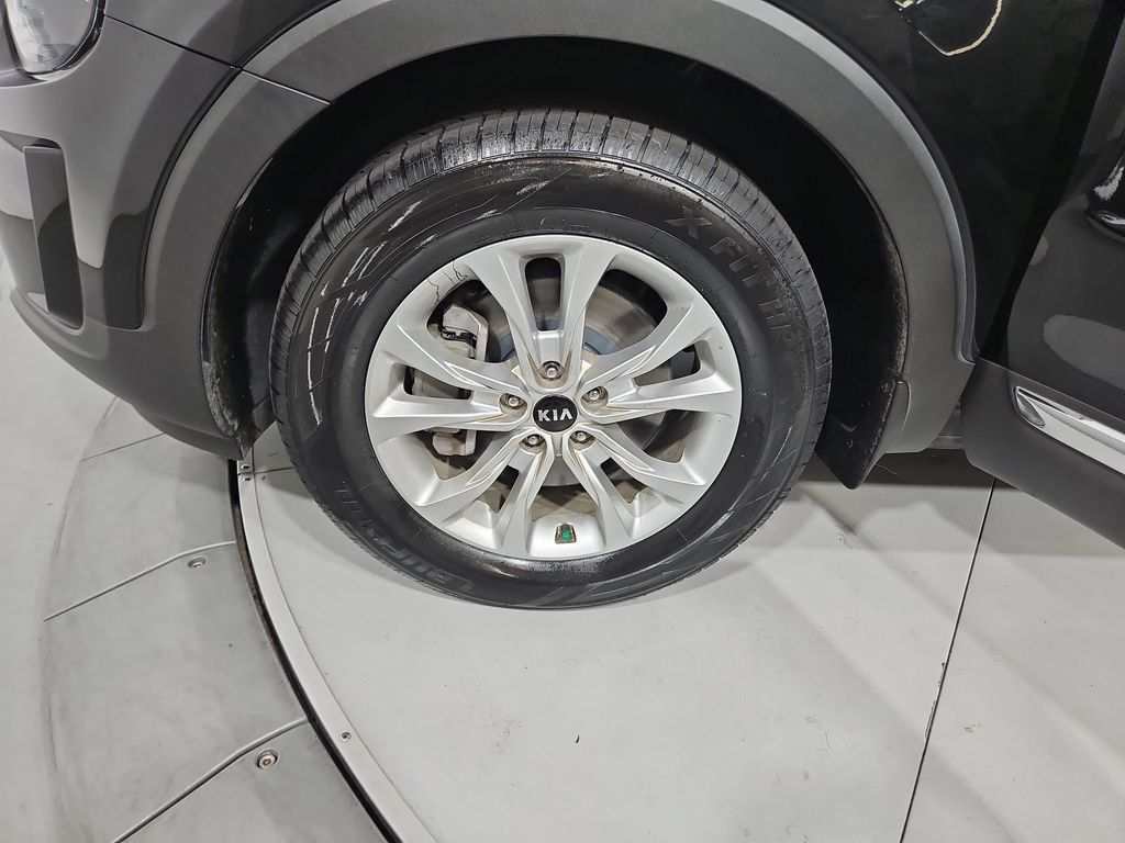 Used 2020 Kia Telluride LX FWD image 26