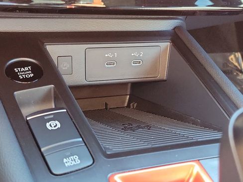 Used 2025 Nissan Kicks SR image 12