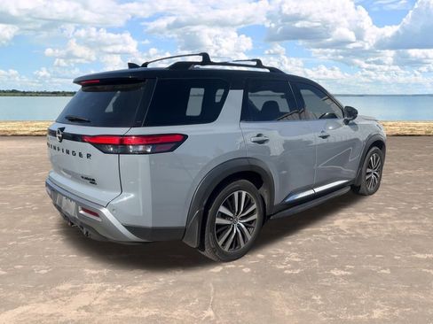 Used 2024 Nissan Pathfinder Platinum w/ Black Appearance Package image 4