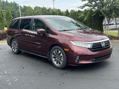 Used 2021 Honda Odyssey EX-L image 2