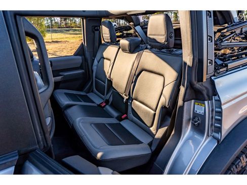 Used 2022 Ford Bronco Black Diamond image 14