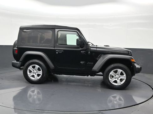 Used 2022 Jeep Wrangler Sport AWD/4WD image 7