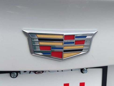 Used 2023 Cadillac XT4 Premium Luxury FWD image 40
