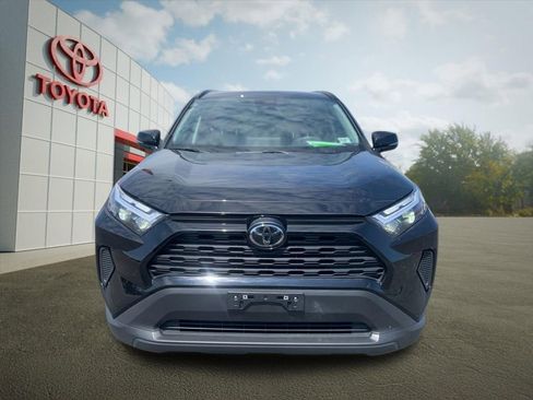 Used 2025 Toyota RAV4 XLE AWD/4WD image 8