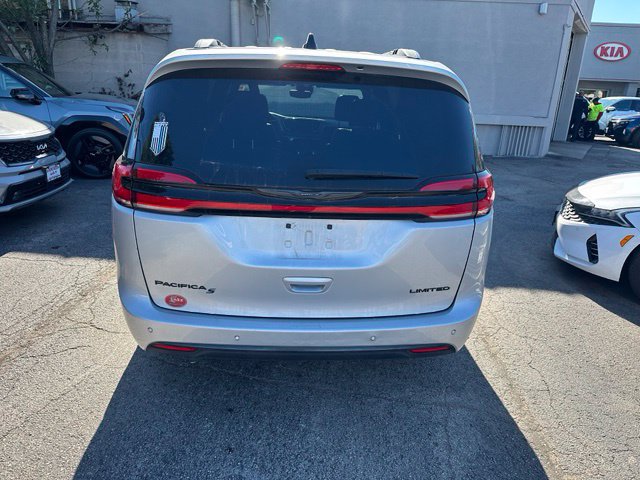 Used 2024 Chrysler Pacifica Limited w/ S Appearance Package FWD image 5