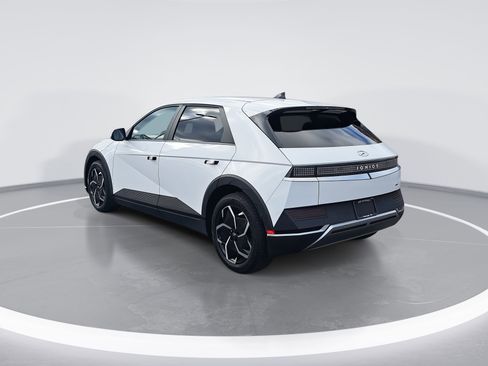 Used 2022 Hyundai Ioniq 5 SEL image 5