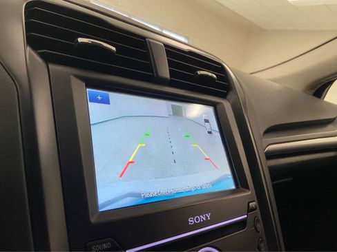 Used 2020 Ford Fusion Titanium image 28