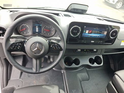 New 2026 Mercedes-Benz Sprinter 2500 image 9