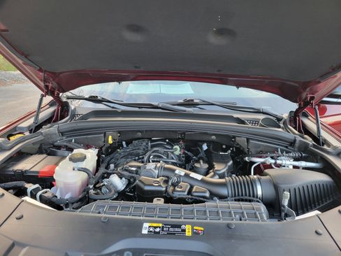 Used 2023 Jeep Grand Cherokee Limited w/ Luxury Tech Group II image 10