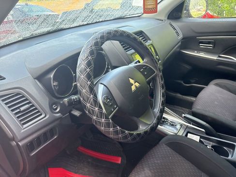 Used 2018 Mitsubishi Outlander Sport ES AWD/4WD image 11