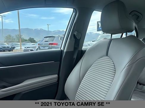 Used 2021 Toyota Camry SE FWD image 31