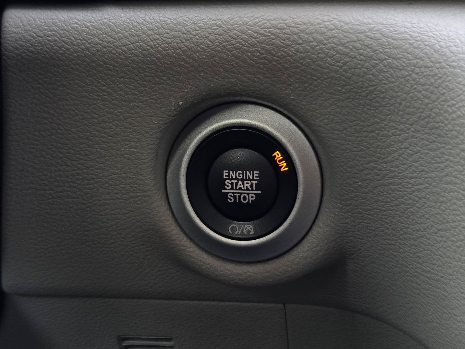 Used 2023 Chrysler Voyager LX FWD image 16