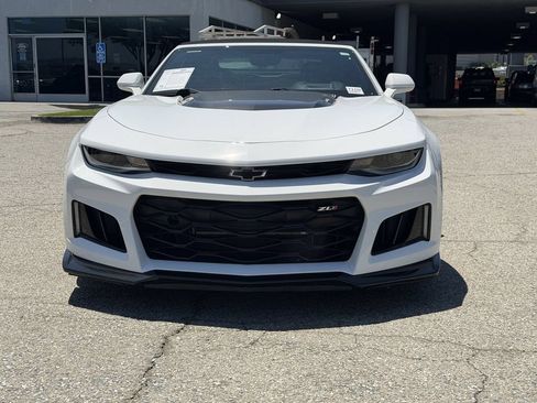 Used 2020 Chevrolet Camaro ZL1 RWD image 2