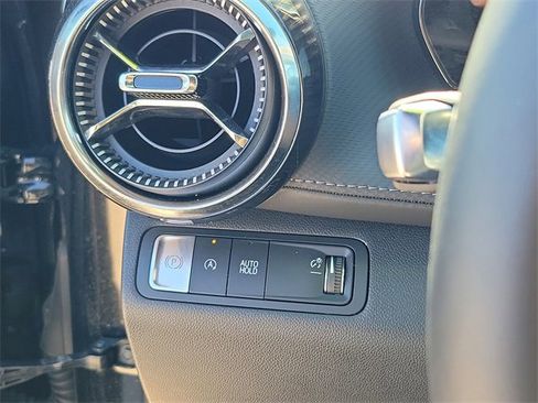 Certified 2025 Chevrolet Equinox LT w/ Convenience Package II image 18